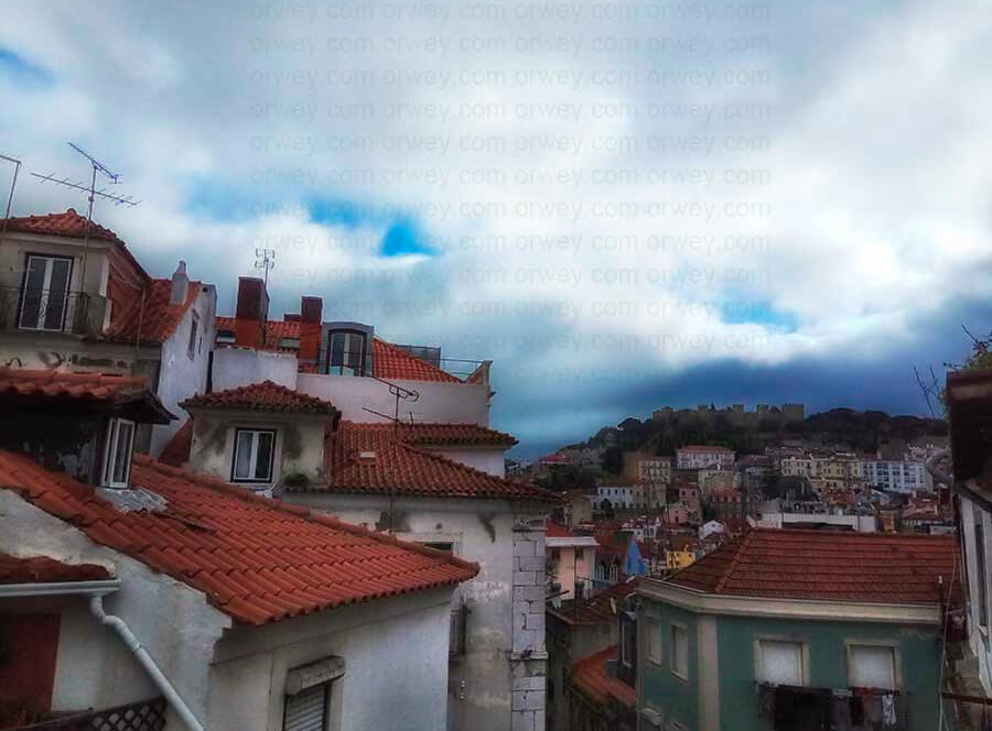Фото: Вид с балкона Rossio Castle View на Лиссабон